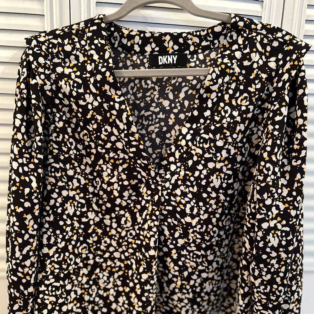 DKNY Black, White & Yellow Blouse 🖤🤍💛